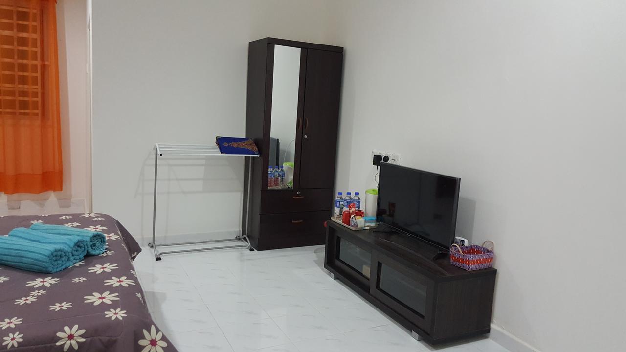 Mama Iman Guestroom Kerteh Exterior photo