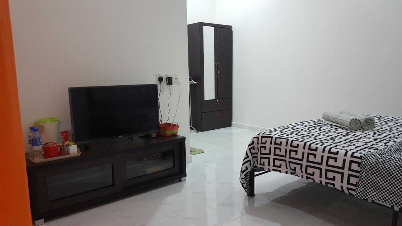 Mama Iman Guestroom Kerteh Exterior photo